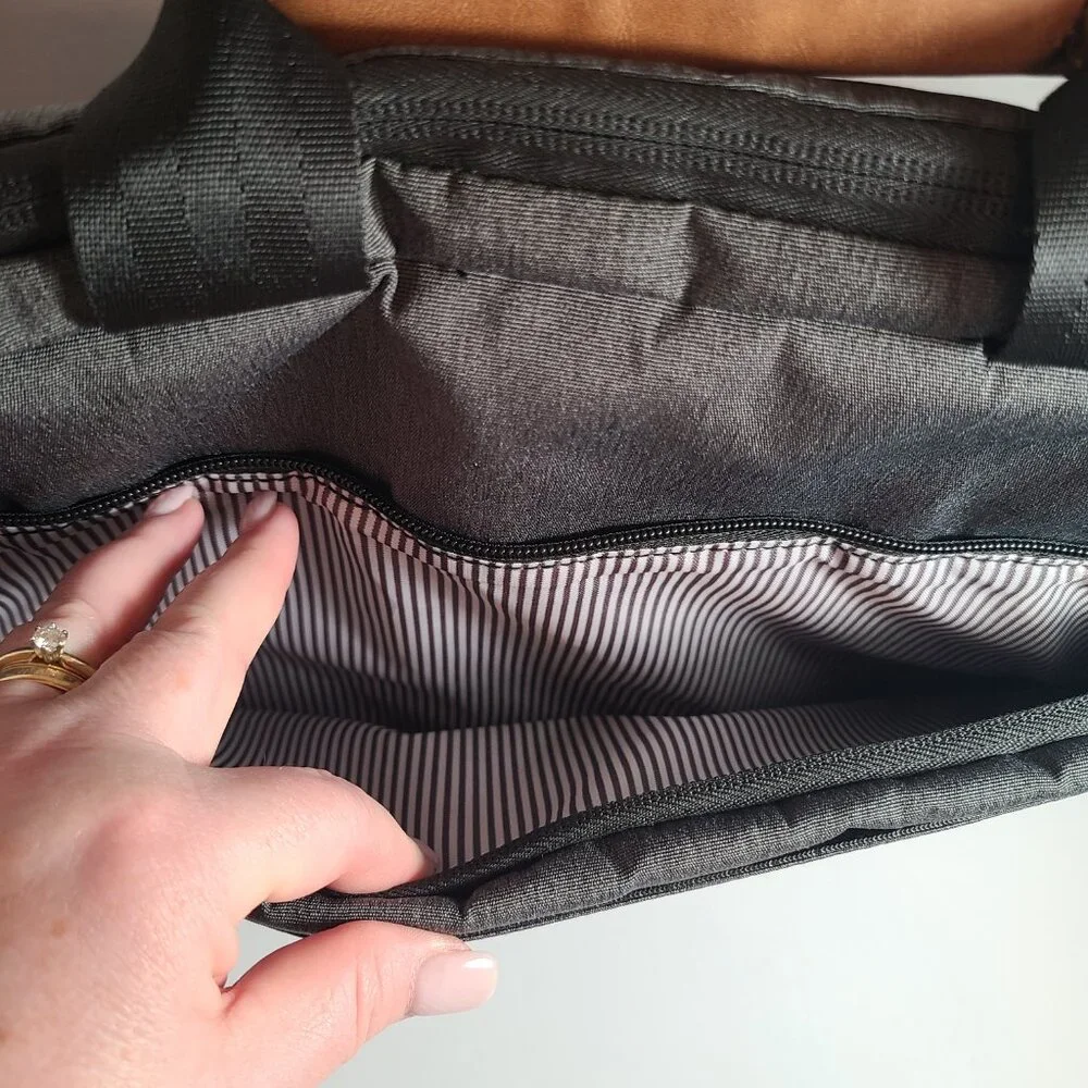 PKG Laptop Messenger Bag Gray – Fits up to 15" Laptop, Padded with Multiple Comp - Picture 5 of 10